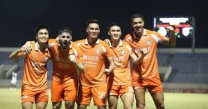 Cú chuyển mình nghẹt thở trong cuộc đua sinh tử, V-League nóng đỉnh điểm